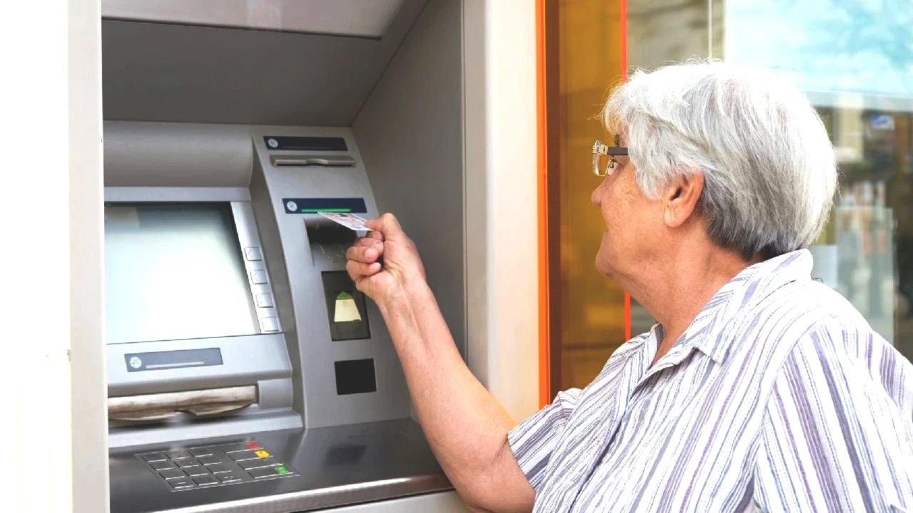 Bankalar emekli promosyonlarını güncelledi! 2025 Ağustos banka promosyonu ne kadar oldu? En yüksek ve en düşük emekli promosyonu ödeyen bankalar - 2