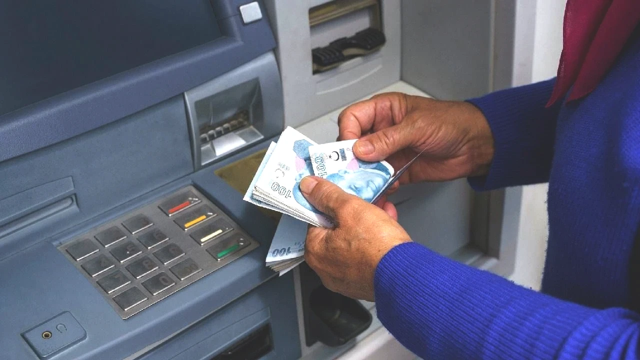 Bankalar emekli promosyonlarını güncelledi! 2025 Ağustos banka promosyonu ne kadar oldu? En yüksek ve en düşük emekli promosyonu ödeyen bankalar - 3