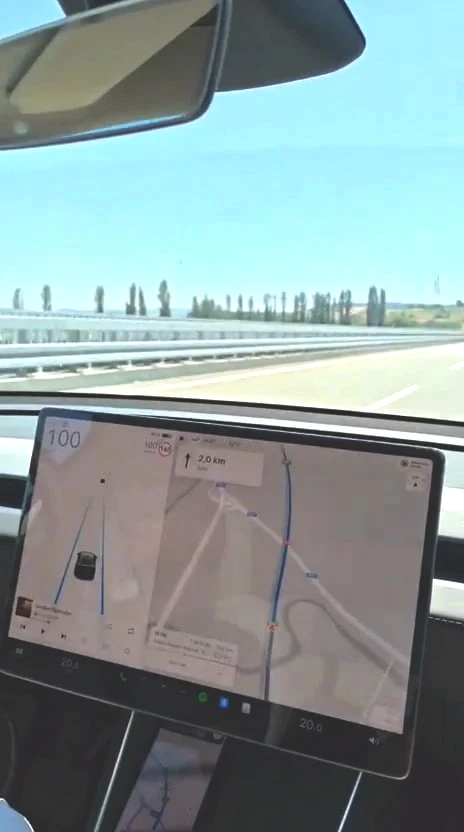 tesla-otopilottayken-surucu-bayilirsa-ne-olur-turkiyede-test-edildi-sonuc-sasirtti-1.jpg